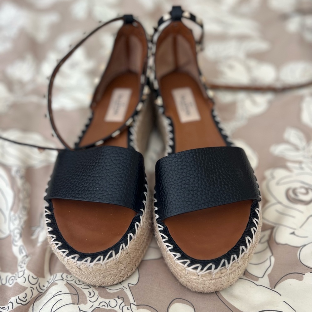 VALENTINO rockstud calfskin espadrille EUC